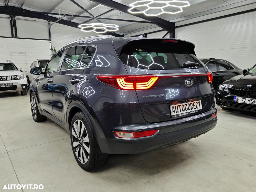 Kia Sportage 2,0 CRDI AWD Aut. Platinum - 4