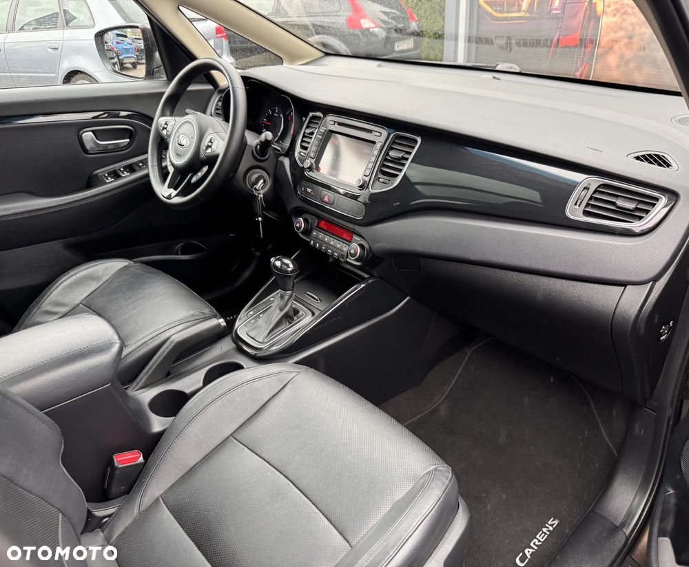 Kia Carens 1.7 CRDi L 7os DCT - 33