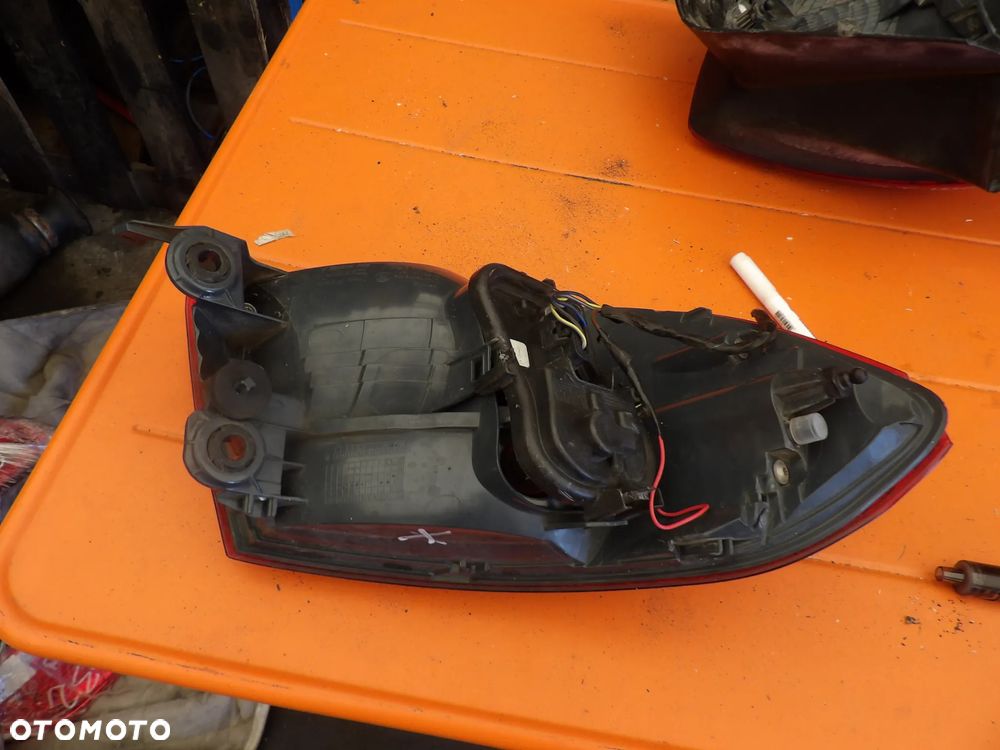BMW - F32 - PRAWA LAMPA TYLNA - EUROPA - 3