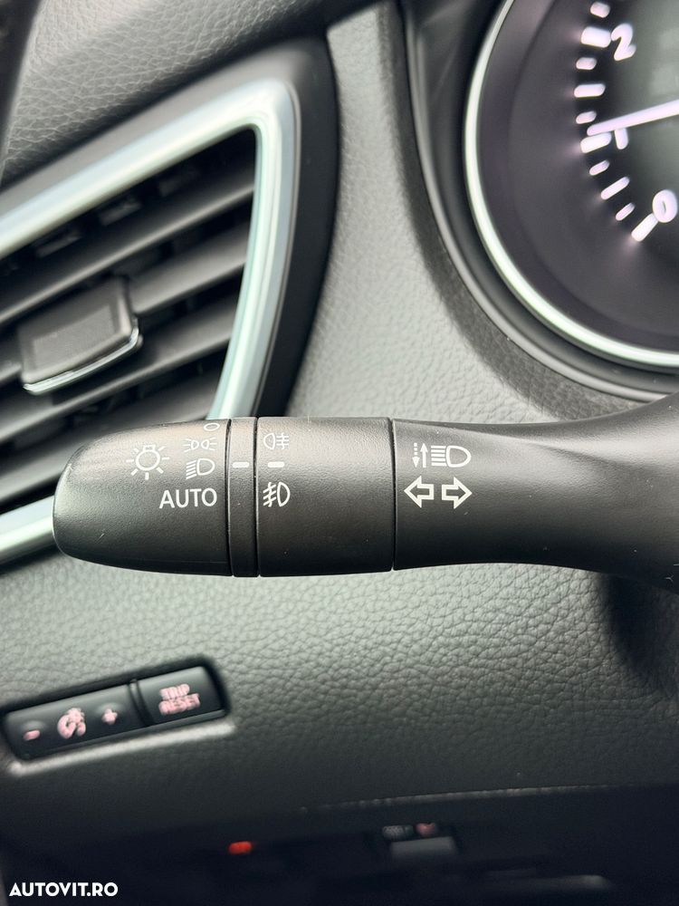 Nissan Qashqai 1.2 DIG-T Xtronic N-Vision - 31