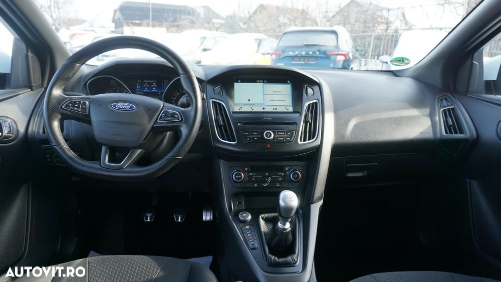 Ford Focus 1.0 EcoBoost Start-Stopp-System ST-LINE DESIGN - 15