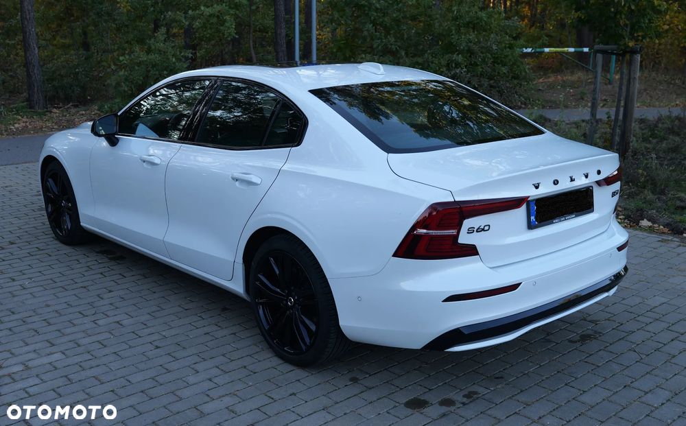 Volvo S60 B5 B AWD Plus Dark - 5
