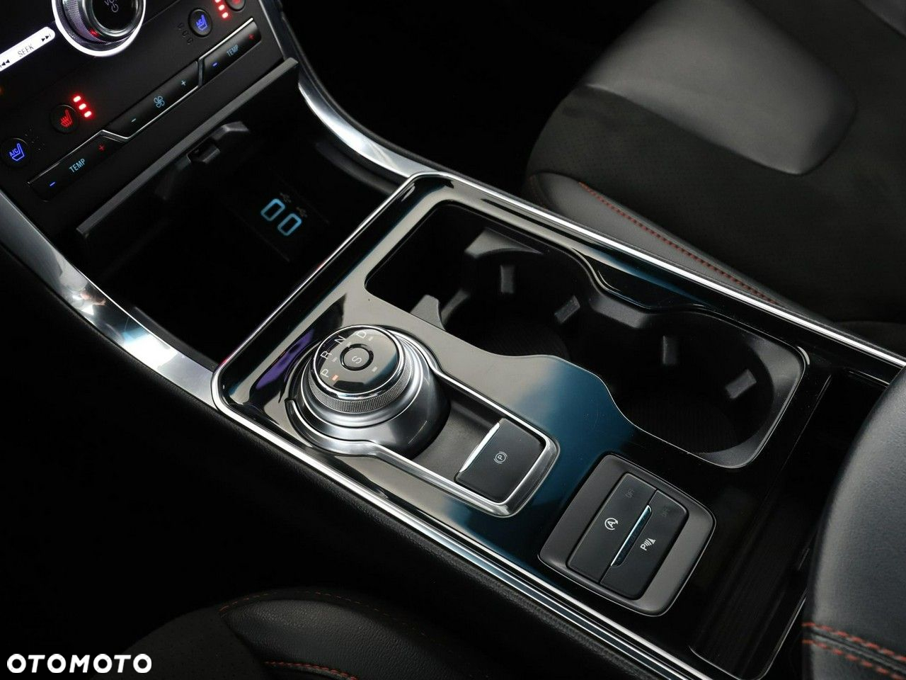 Ford Edge 2.0 EcoBlue Twin-Turbo 4WD ST-Line - 27