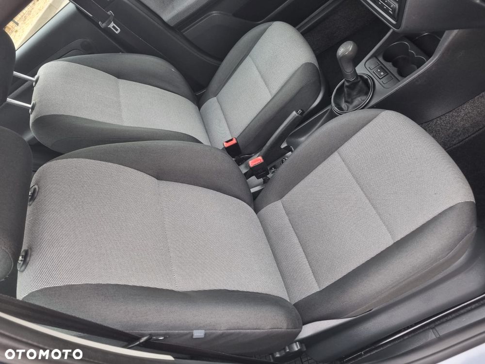 Skoda Fabia 1.2 HTP Comfort - 10