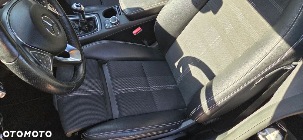 Mercedes-Benz CLA 200 Peak Edition - 18