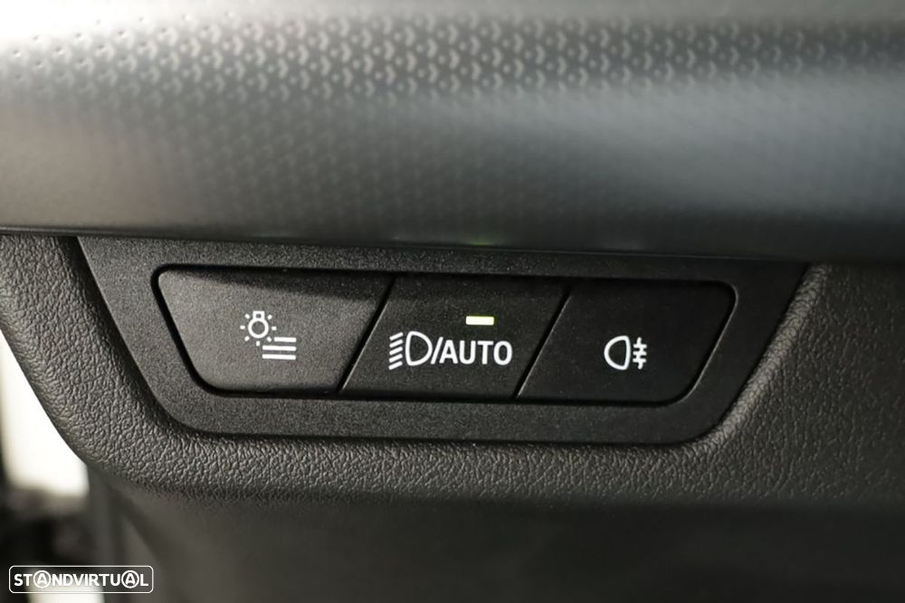 BMW iX2 eDrive20 Pack Desportivo M - 19