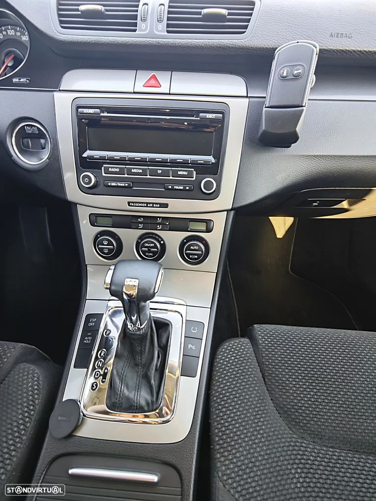VW Passat Variant 2.0 TDI Confortline DSG - 12