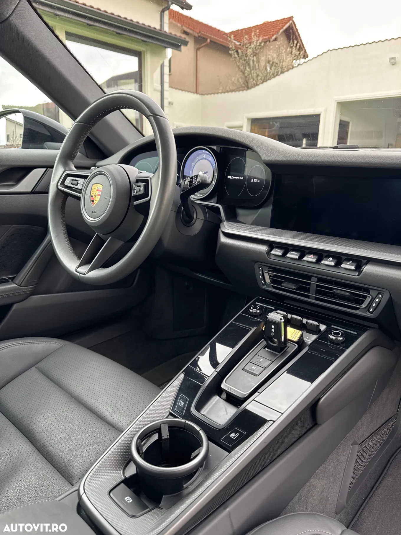 Porsche 911 Carrera 4S - 12