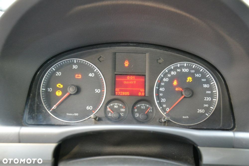 Volkswagen Touran - 18