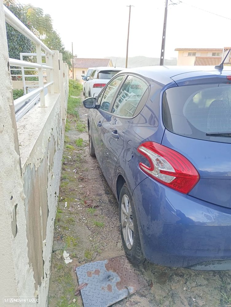 Peugeot 208 - 3