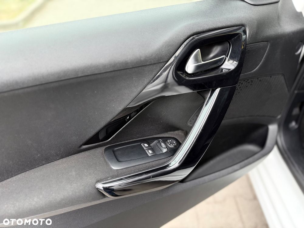 Peugeot 208 HDi 68 Access - 17