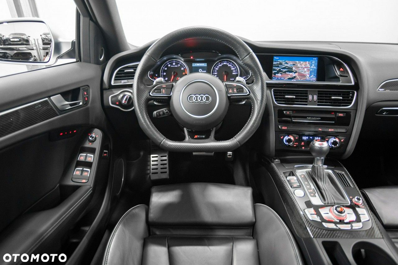 Audi RS4 Avant S tronic - 25