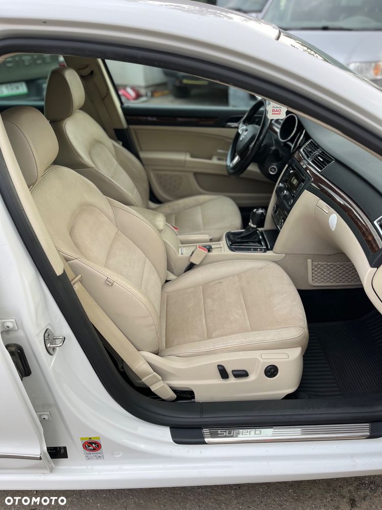 Skoda Superb 2.0 TSI Active DSG - 10