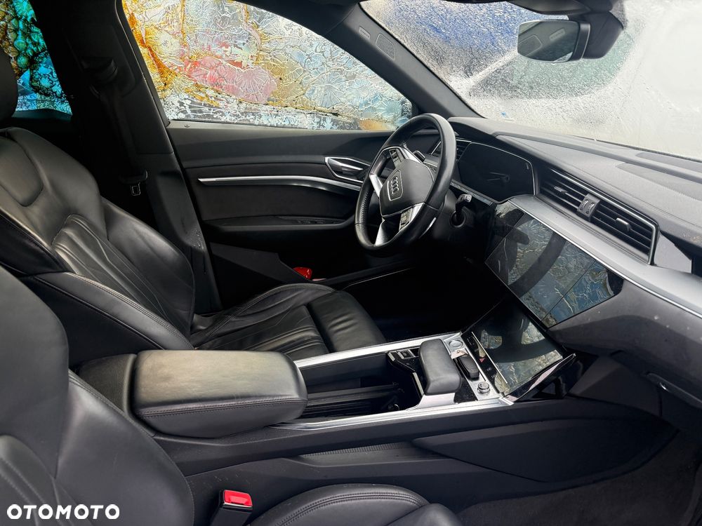 Audi e-tron 55 Quattro S Line - 12