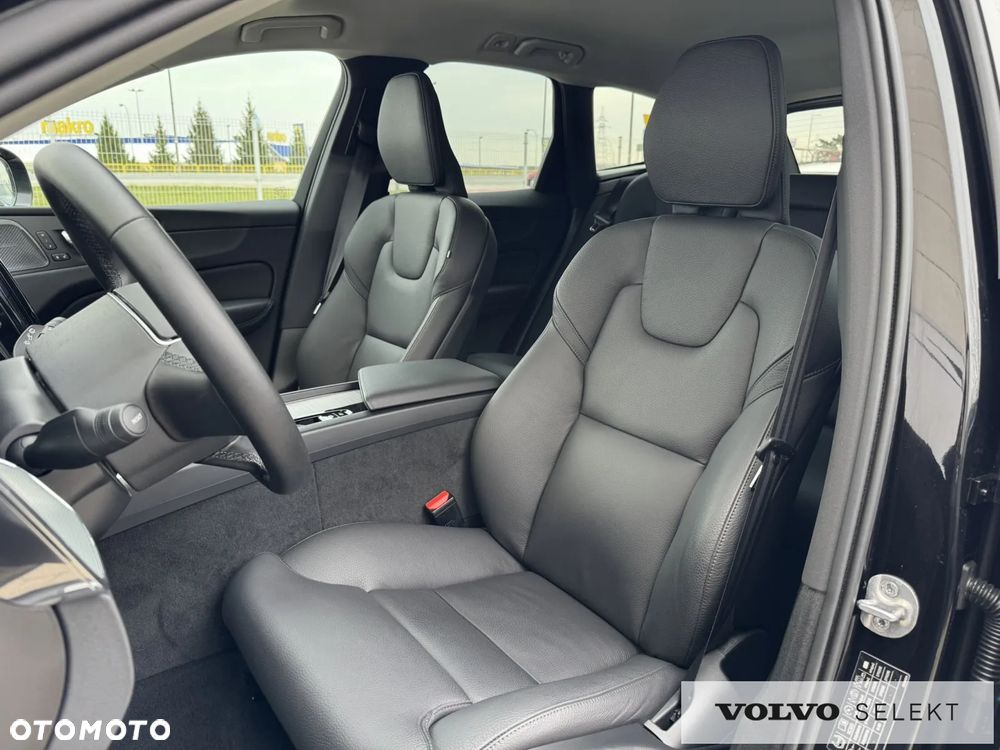 Volvo XC 60 B5 B AWD Plus Dark - 14