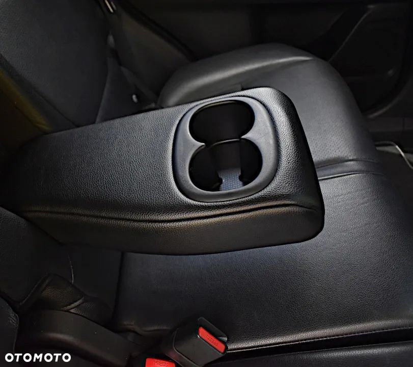 Mitsubishi Outlander 2.0 4WD Plug-In Hybrid Top - 32