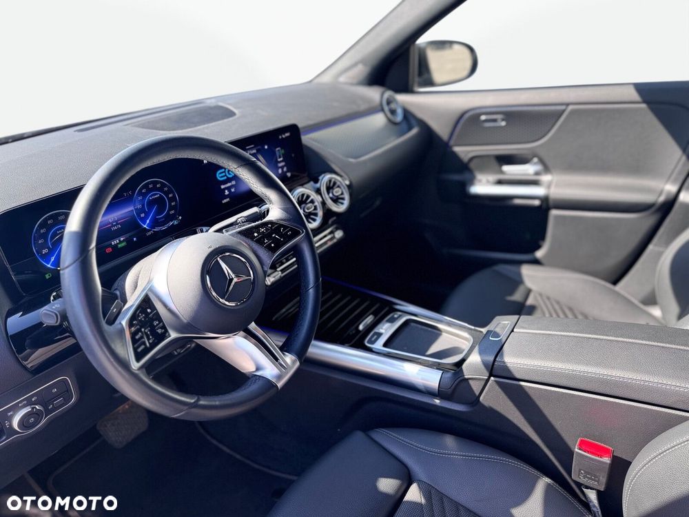 Mercedes-Benz EQA - 11