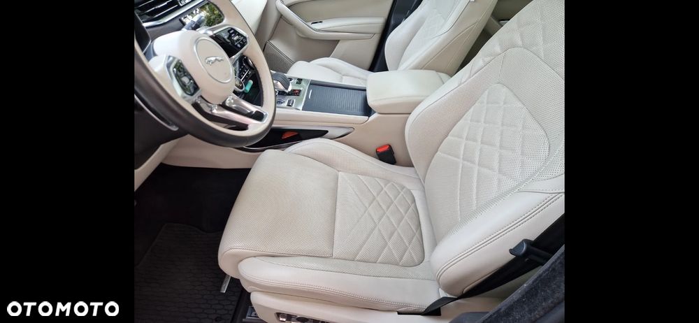 Jaguar F-Pace - 14