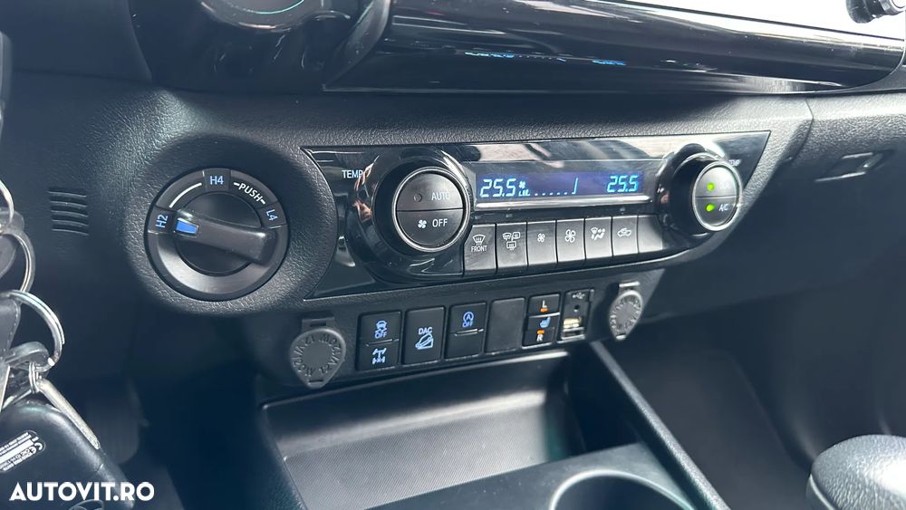 Toyota Hilux 2.8D 204CP 4x4 Double Cab AT Executive - 20