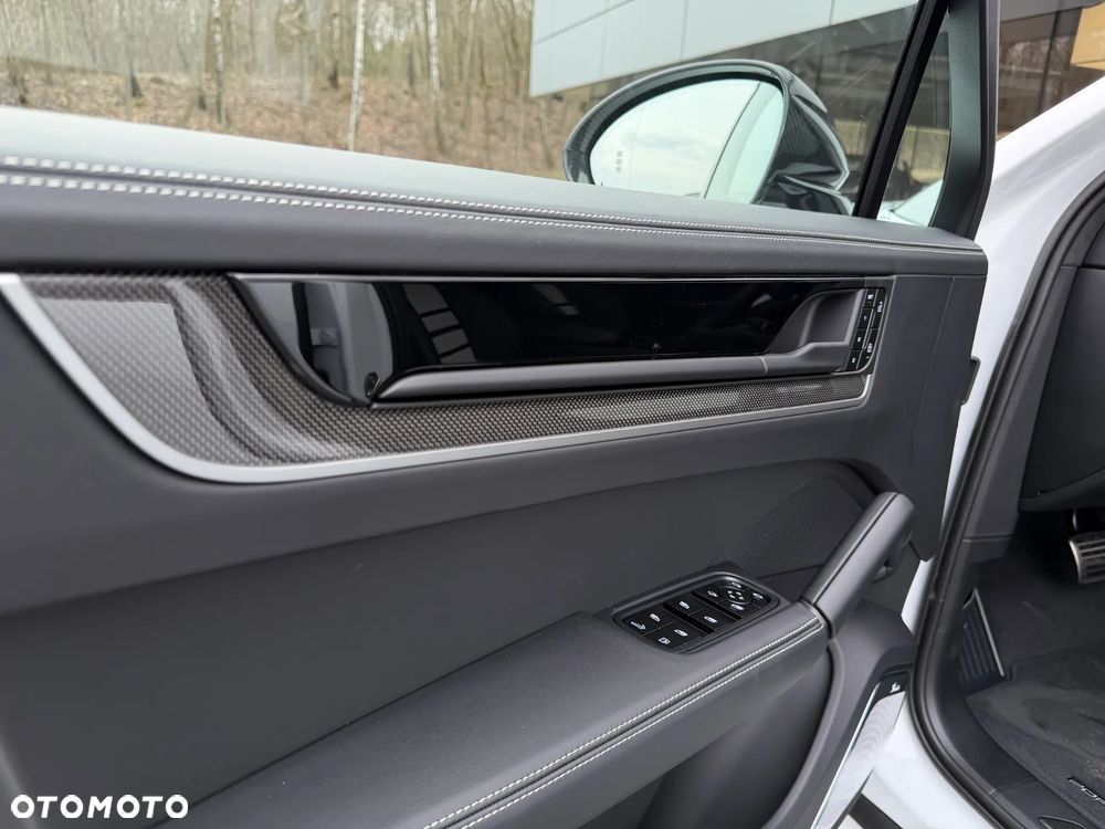 Porsche Cayenne - 24