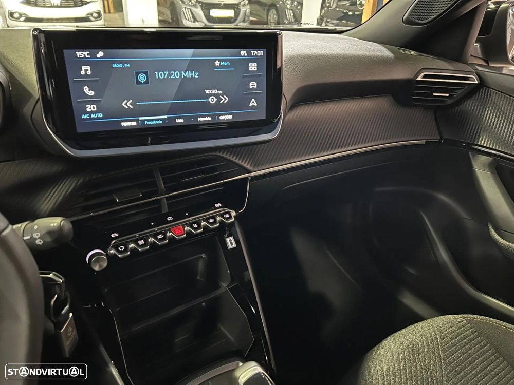 Peugeot 2008 - 18