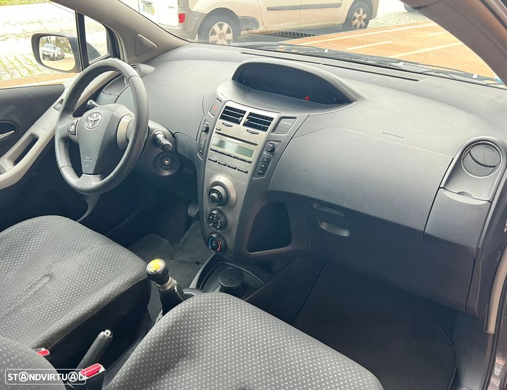 Toyota Yaris 1.0 VVT-i Rock in Rio 10 - 5