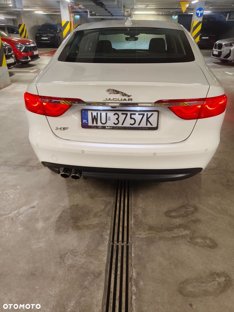Jaguar XF 2.0 i4D Prestige - 8