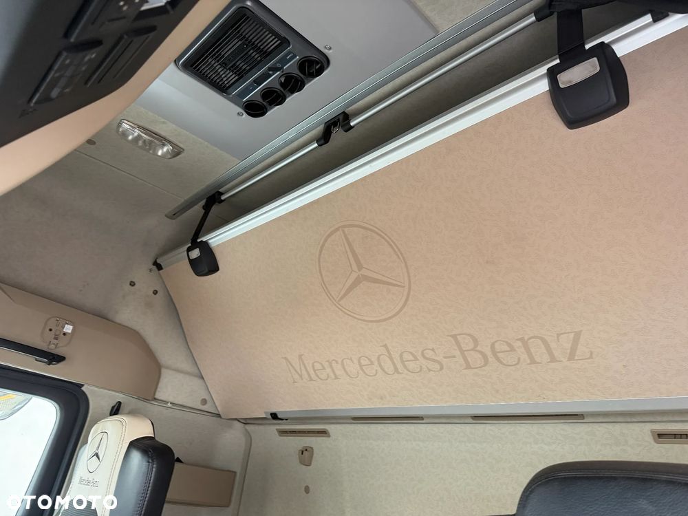 Mercedes-Benz Actros - 38