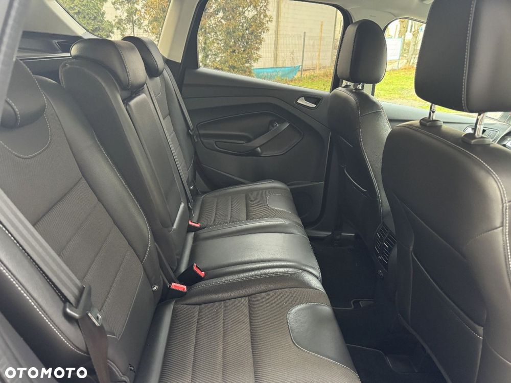 Ford Kuga 1.5 EcoBoost 2x4 Titanium - 23