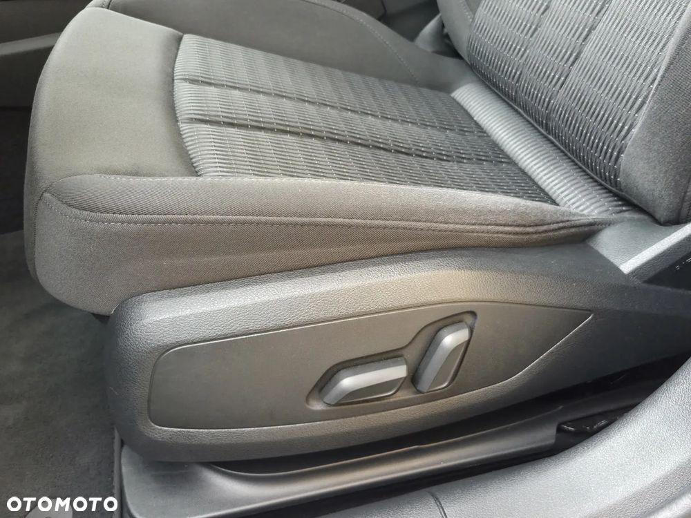 Audi A4 Avant 1.4 TFSI design - 37