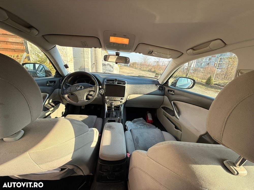 Lexus Seria IS 220d Luxury - 13