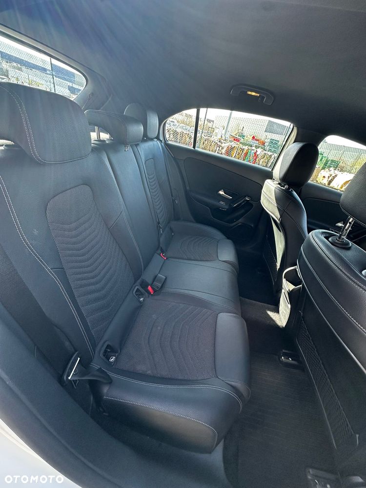 Mercedes-Benz Klasa A 180 7G-DCT Style - 16