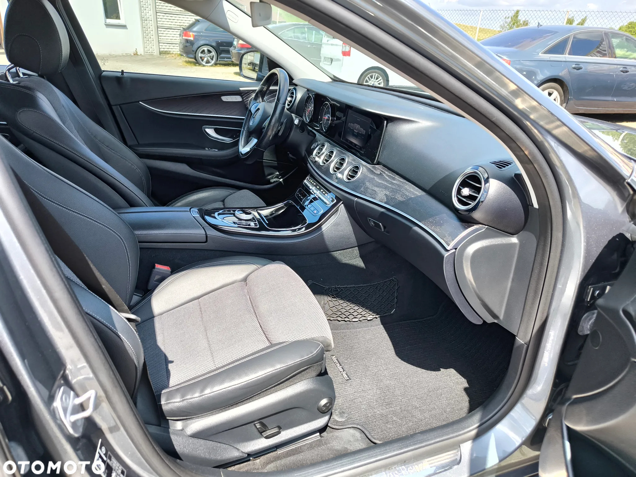 Mercedes-Benz Klasa E 200 d 9G-TRONIC - 9