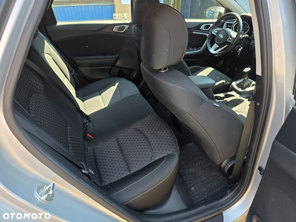 Kia Ceed 1.6 CRDi mHEV M - 13