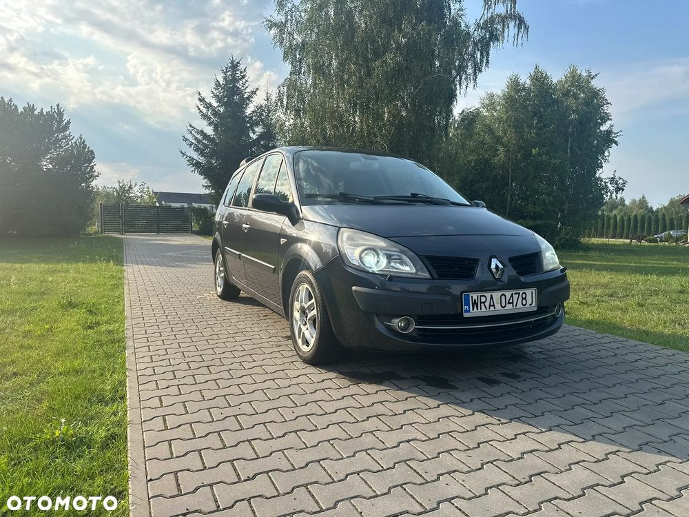 Renault Grand Scenic - 1