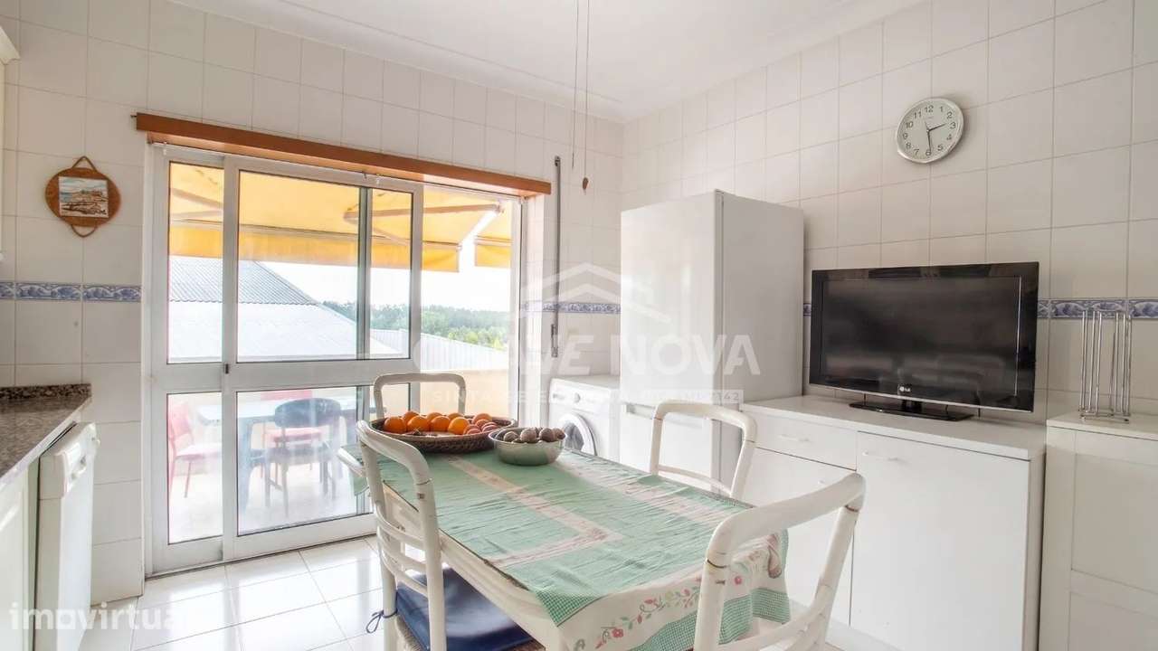 Apartamento T3 em Santa Maria da Feira, com Terraço, Garagem e Sótão - Grande imagem: 3/32