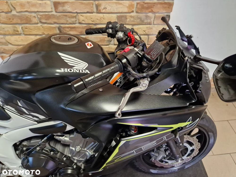 Honda CBR - 21