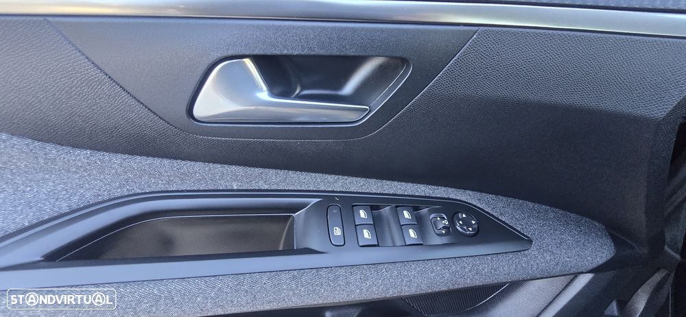 Peugeot 3008 PureTech 130 Stop & Start GPF EAT8 Active Pack - 11