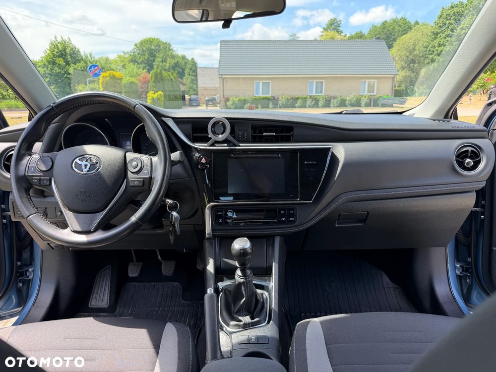 Toyota Auris 1.6 Premium Comfort - 10