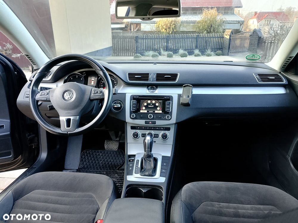 Volkswagen Passat 2.0 TDI BlueMotion Technology DPF Highline - 14