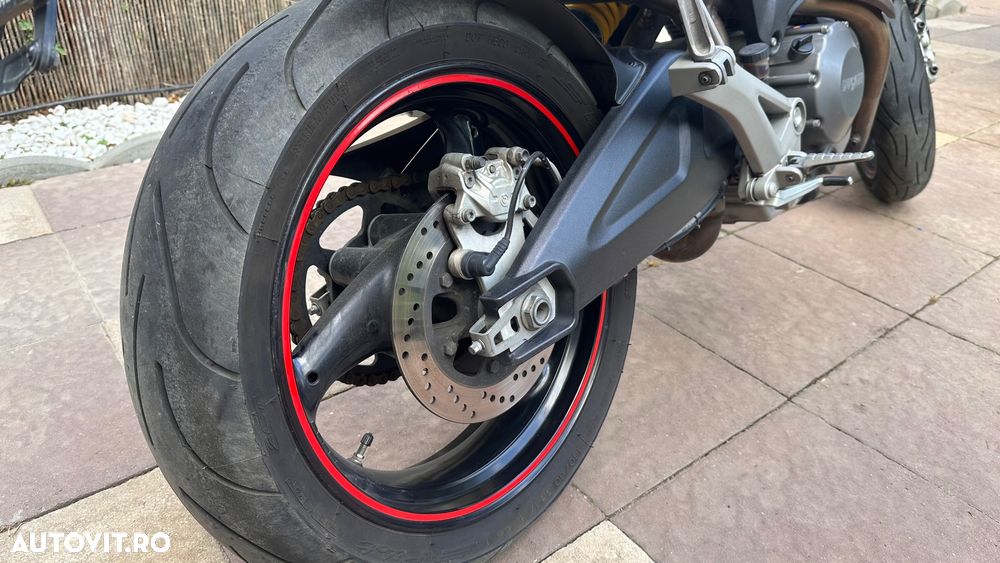 Ducati Monster 696 - 2