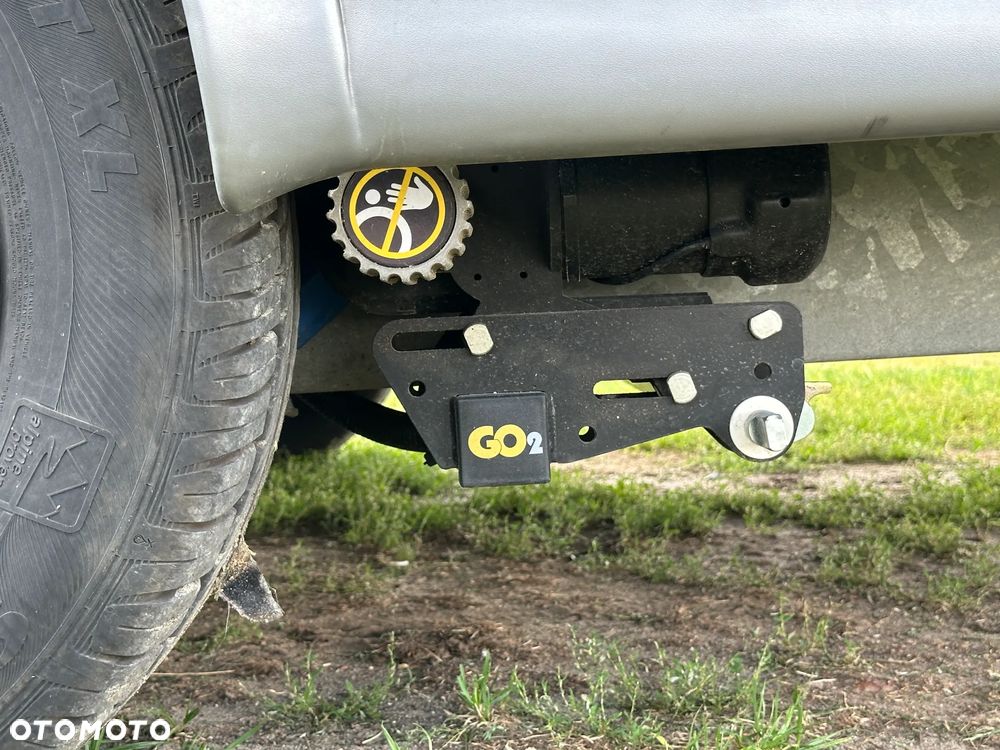 Adria UNICA 462 LU z napędem, markizą i bagażnikiem na rowery. - 10