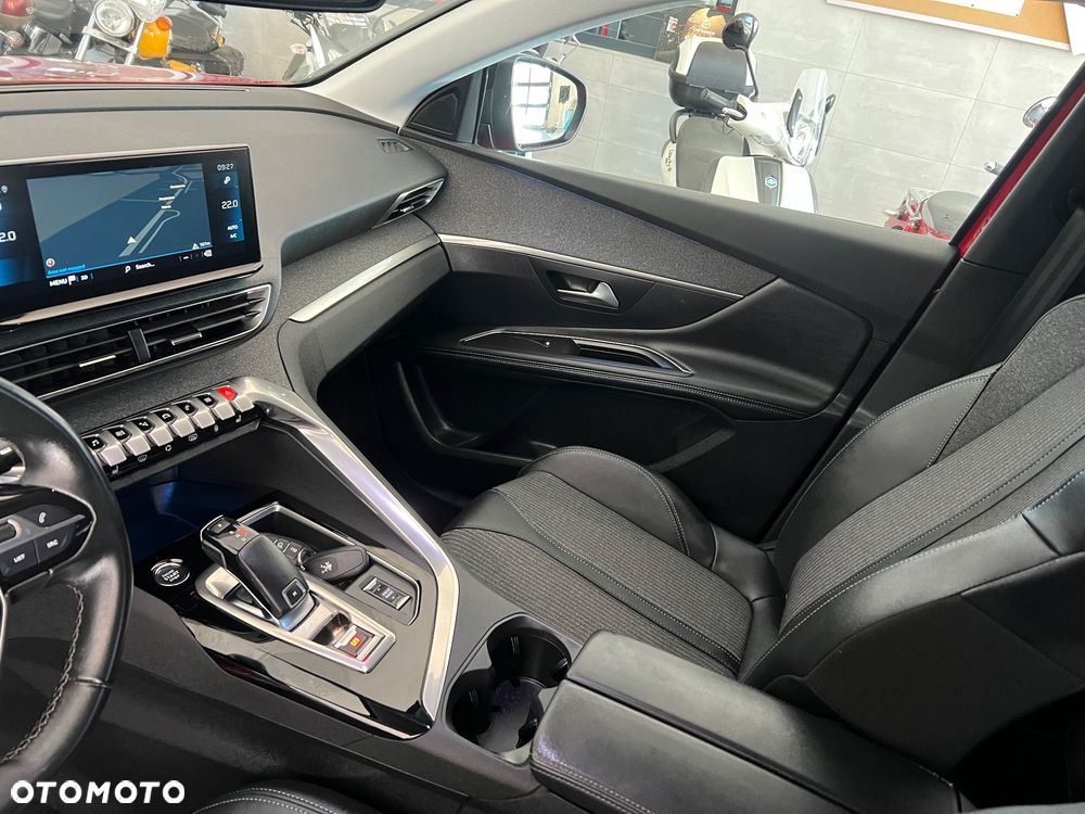 Peugeot 3008 1.2 PureTech Active S&S EAT8 - 15