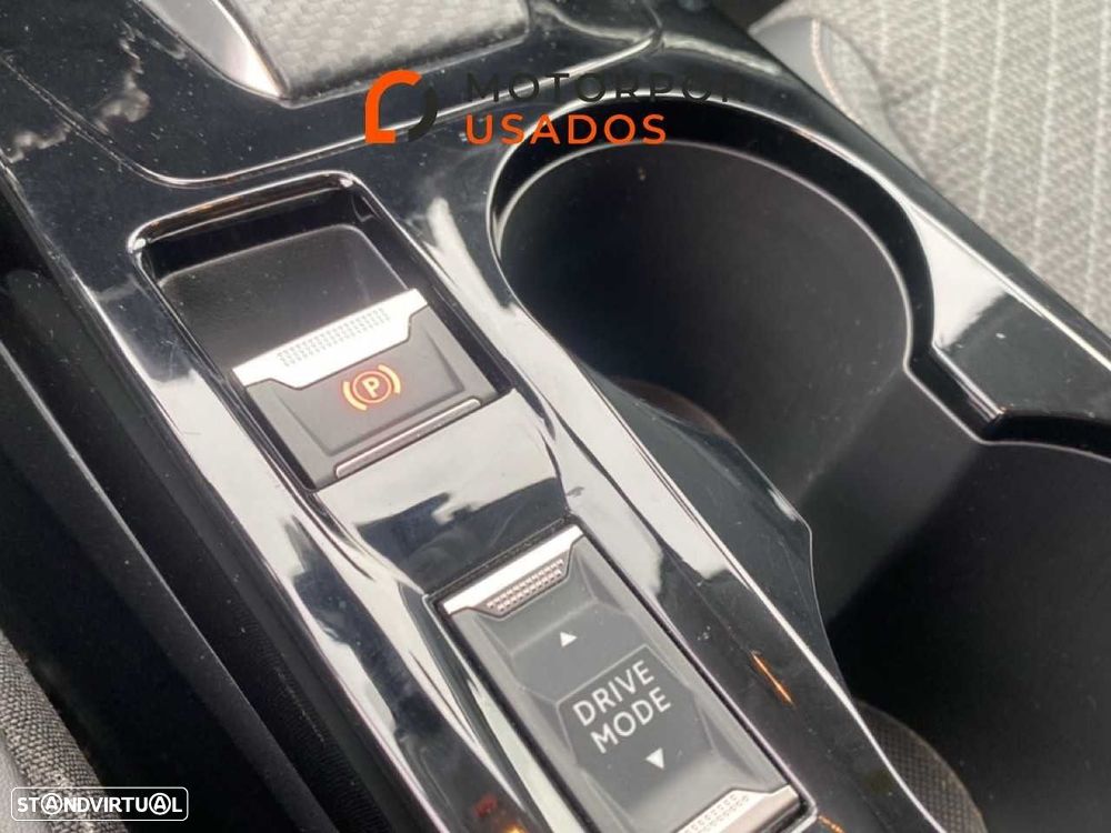 Peugeot 208 1.2 Hybrid Allure e-DCS6 - 17