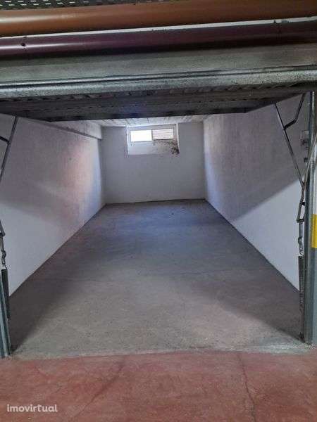 ALUGUER GARAGEM 20 M2 Agualva-Cacém - Grande imagem: 2/3