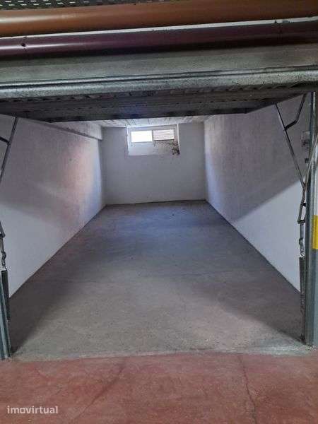 ALUGUER GARAGEM BOX  de  20 m2 a 25 m2 Agualva-Cacém 250€/ Mês - Grande imagem: 2/3