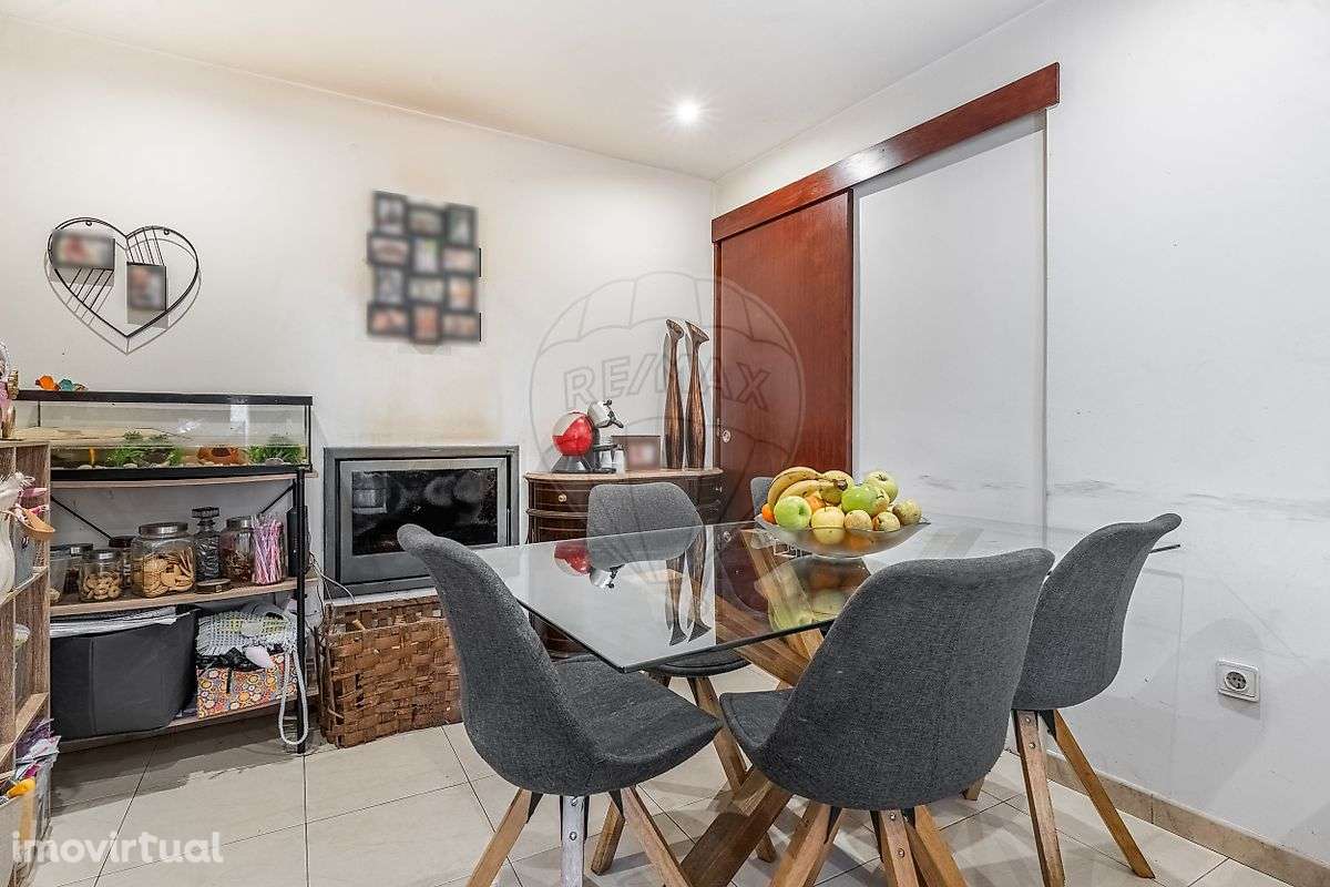 Moradia T2 para venda - Grande imagem: 2/16