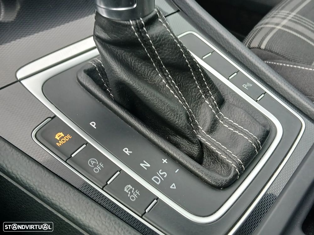 VW Golf 2.0 TDi GTD DSG - 33