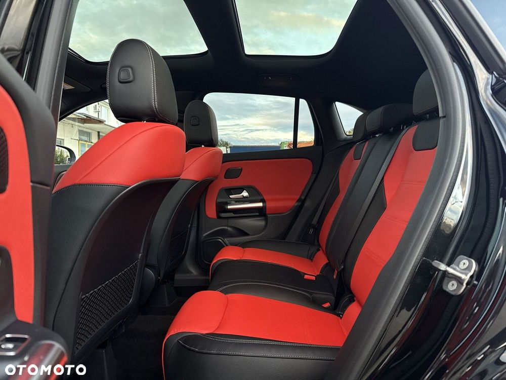 Mercedes-Benz GLA - 18
