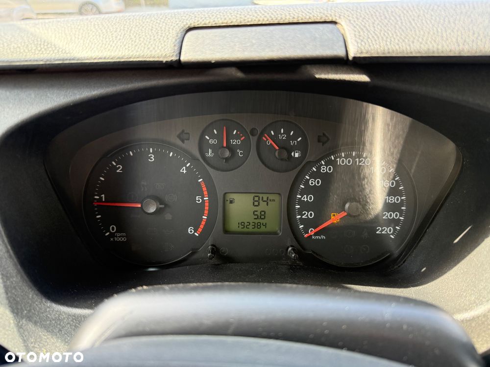 Ford Transit Furgon Brygadowy 6 os. 4x4 L3H2 2.2 TDCI 125KM 4x4 - 28